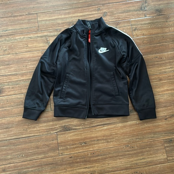 Nike Boy's Tricot jaket age 4 - 5 - Picture 1 of 6